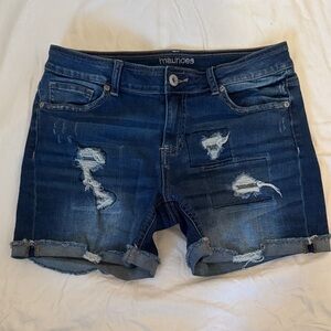 Maurices Dark Blue Distressed Stretch Jean Shorts, Sz 7/8